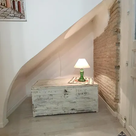 Miraglia 28 Apartment *